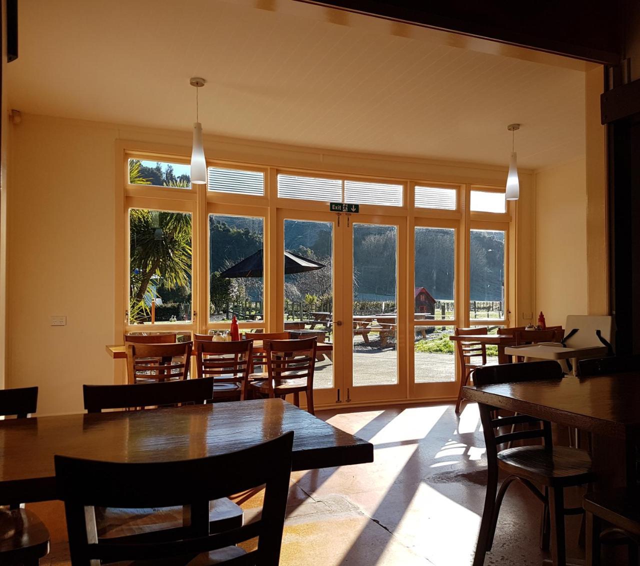 Hotel Flat Hills Tourist Park Ruahine Exterior foto